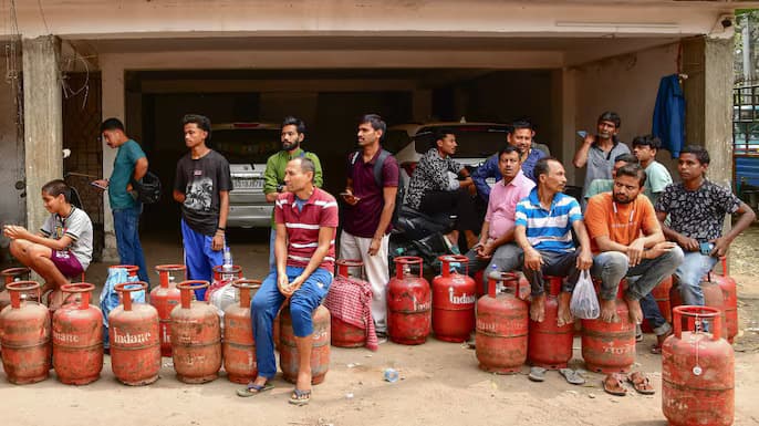 இந்தியாவில் LPG சிலிண்டர் தட்டுப்பாடு — என்ன நடக்கிறது? என்ன செய்யலாம்?