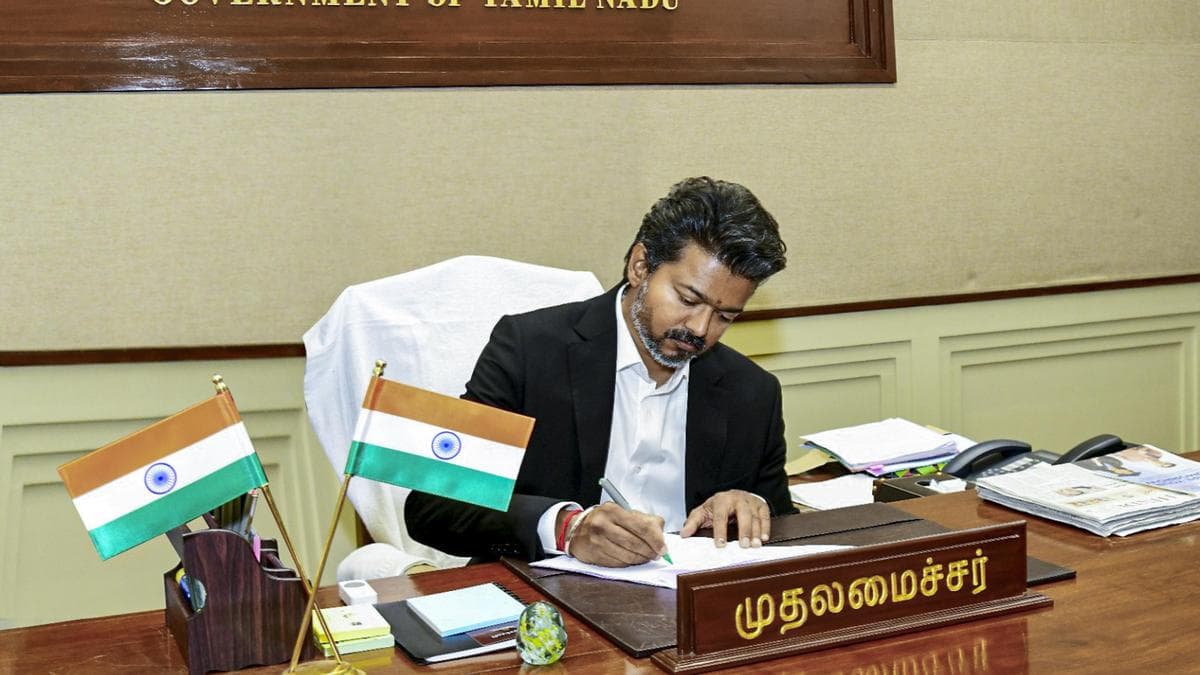 விவசாயிகளுக்கு விஜயின் முதல் பெரிய பரிசு! — பயிர் கடன் தள்ளுபடி, ₹5000 நிவாரணம் மற்றும் TVK அரசின் புதிய அறிவிப்புகள்